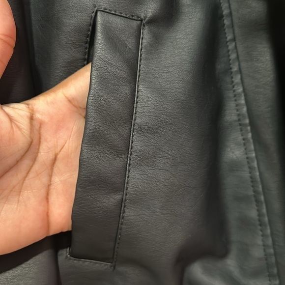 Wilde Fable Women’s Black Leather Jacker Size XS - Picture 5 of 7